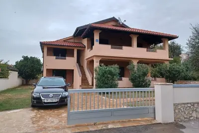 Image de Appartement de deux chambres avec la terrasse Nin, Zadar (A-23551-a)