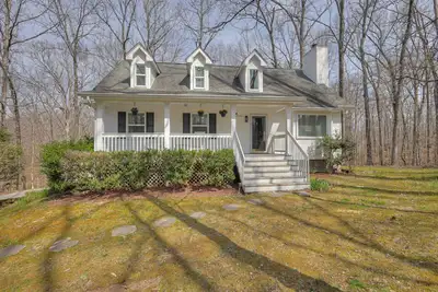Image de Woodland Retreat - Modern Comfort Near Nashville