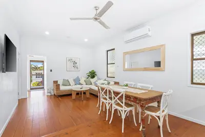 Image de Perfect Cooee Bay Beach Getaway!