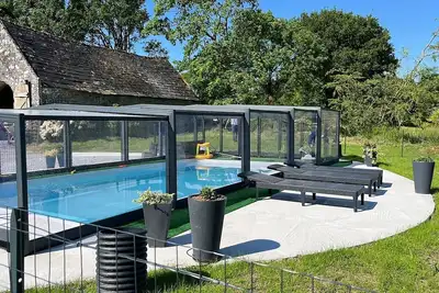 Image de Gîtes Guebernez  La Chaumière 6\/Pers \nPiscine chauffée couverte  maison typique