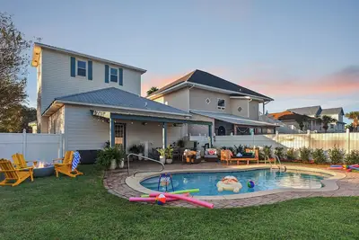 Image de 7bdr w/ Private Pool, Hot Tub, Fire Pit, Walk to Beach | Tidal Wave by AvantStay