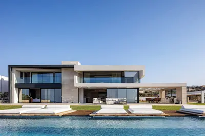 Image de Sculpted by Nature, Defined by Sophistication: by etouri