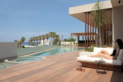 Image de Unique 5br Villa, Elegant Design & Beach Bliss
