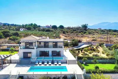 Image de Private Villa with Eco Pool, Pickleball & Sea Views