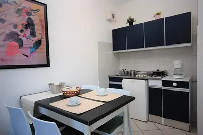 Image de Appartement de vacances chic avec piscine partagée