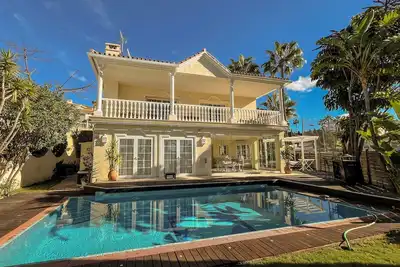 Villa Esmeralda - 6 Bedroom with Private Pool and Jacuzzi in Riviera del Sol