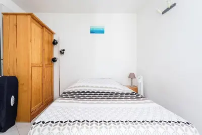 Image de T2 lumineux à 50 mètres de la plage + parking sécurisé