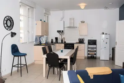Image de Appartement 3 chambres (95m2)au rez-de-chaussée, nichée en plein centre d'Arras