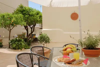 Image de Home with Courtyard in Beating Heart of old Town!
