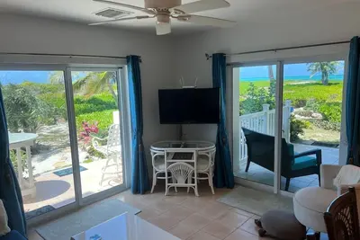 Image de Corner Ground Floor Oceanfront/Stunning Ocean Views & Easy Beach Access.
