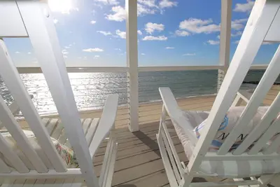 Image de Renovated Coastal Beach Front Home On Cape Cod Bay (2391)