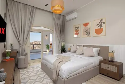 Image de New! Luxury Marina Resort Chalet: Panoramic Rixos & New Alamein Tower Views
