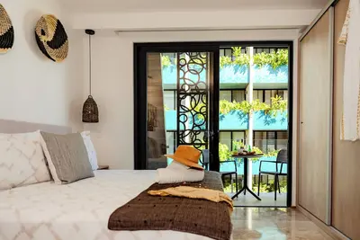 Image de Town Studio Private Balcony & Terrace with Sea View
