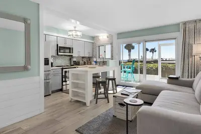 Image de Sand Cliffs 108: Steps to beach & pool access + Free Attraction Tickets!