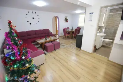 Image de Apartman \"Strahinja Lux 1\" sa dvije spavaće sobe. Brzi WiFi internet.