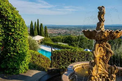Image de Villa Regale Promoted By WeekHomes. com