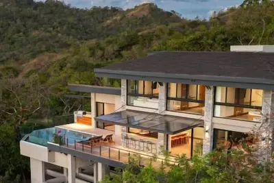 Image de Maison de Luxe en Bord de Mer avec Vue sur l'Océan
