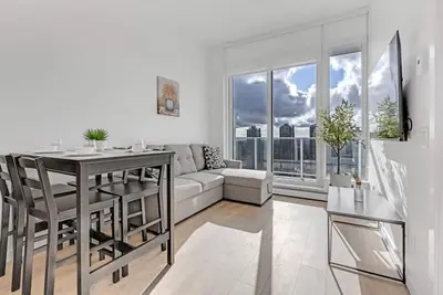 Image de Surrey City View Condo