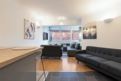 Elegant Flat in Prime Location -Sleeps 4 - Parking