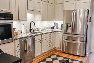 Image de Baltimore's Luxury Rowhome Stay