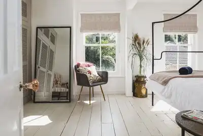 Image de Woodville - Cinq Chambres Maison, Couchages 10