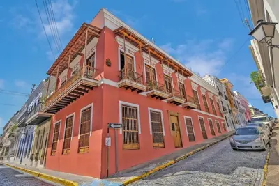 Image de Live Your Best Life In An Actual Palace