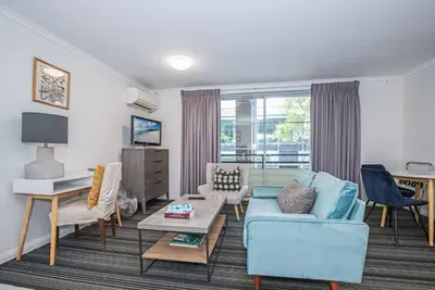 Image de Spacious Studio Apartment in Cbd Wi-Fi Included