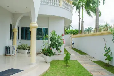 Image de Beach Sand Hotel & Resort, Cotonou Standard King Room 3