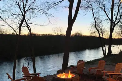 Image de The Floy at High Bank – Charming Elk Riverfront Tiny Cabin in Scenic Noel, Mo