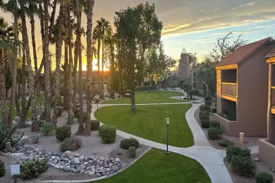Image de Killer 2bdr condo in McCormick Ranch-N Scotts w fitness room, Htd pool. Jacuzzi