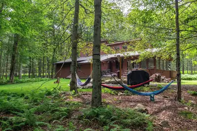 Image de Serene Escape in the Pocono Mountains - Lake, Beach, Outdoor and Indoor Pools!
