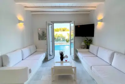 Elegant Paros Villa | Villa Nefeli | 4 Bedrooms | Private Pool | Prime Location | Wonderfull Views | Prime location | Piso Livadi