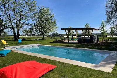 Image de Gîte Au gré de la Loire : piscine et spa