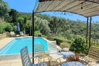 Image de Villa provençale, 6 personnes, piscine, vue baie de Saint-Tropez, clim