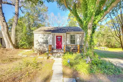 Image de 5 Mi to Downtown Beaufort: Pet-Friendly Cottage!