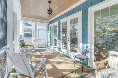Image de Walk to Public Beach: Hideaway in St Simons Island