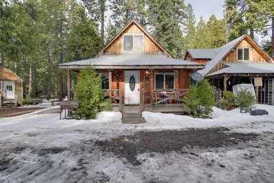 Image de Fire Pit & Trails On-Site: Butte Meadows Retreat!