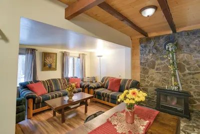 Image de Grill, Fire Pits & Trails: Butte Meadows Duplex!