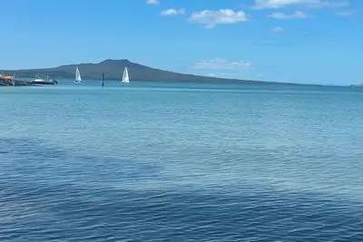 Image de Great location by the Beach on North Shore