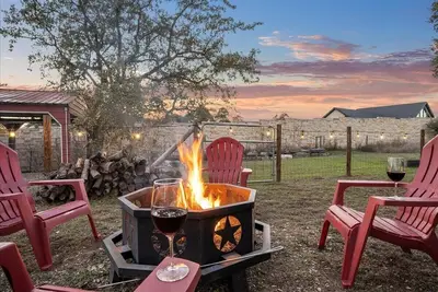 Image de Charming Barndominium with Farm Animals – Just 5 Minutes from Lake Georgetown