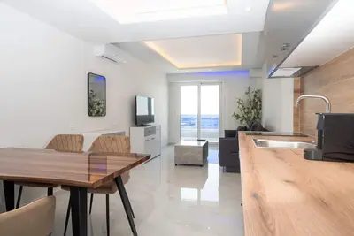 Image de Sea-View 78 sq. m. , 2nd floor, 2 bedrooms, sofa bed, balcony, near the beach!