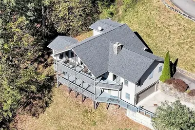 Image de Grandview Point - Views, Fence, Step-free Entry, Golf, Hot Tub, Dogs allowed