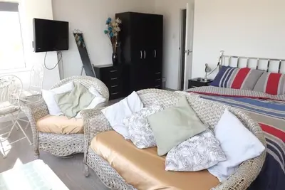 Image de Spacious open-plan beach house on the beach!