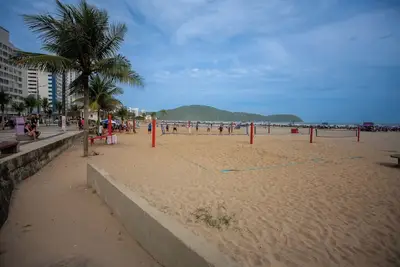 Image de Apto com churrasqueira e wi-fi à 650m da praia