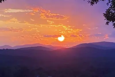 Image de Stunning View at the Lotus View Retreat in Yogaville/ Cabin