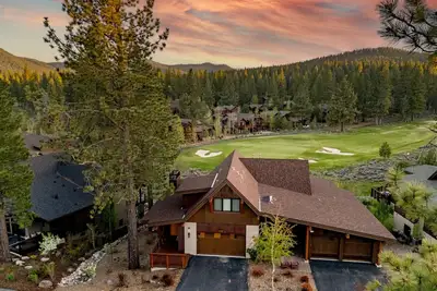 Image de Hot Tub | Firepit | Golf & Mtn Views | Ac