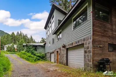 Image de 4min drive to Day Lodge and walk to trails! 1br1ba