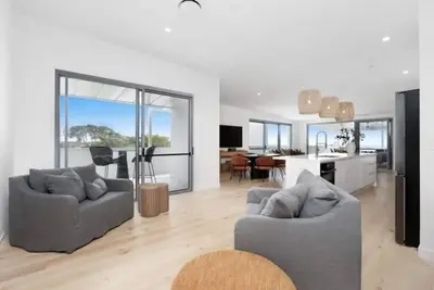 Image de Lavish Ocean View Penthouse near the Beach