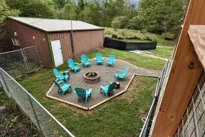 Image de Relax with Hot Tub-Fire Pit- No Pet Fees
