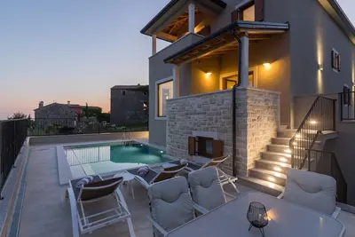 Image de Villa Skraline for 6 people near Umag with salt-water private pool & sea view